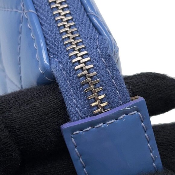 CHANEL Matelasse Pouch Patent Leather Light Blue - Picture 7 of 10